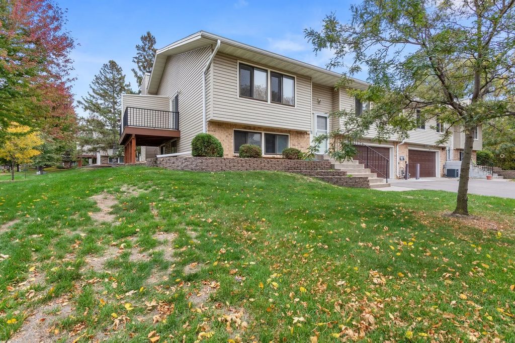 866 94th Avenue Ne, Blaine
