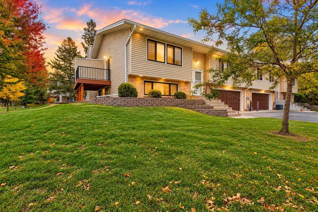 866 94th Avenue Ne, Blaine