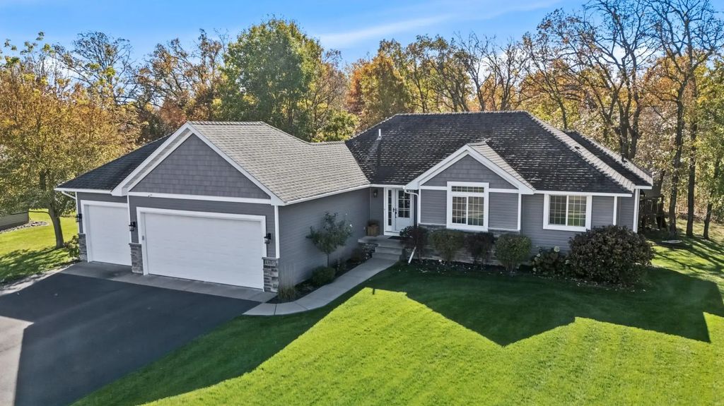 4693 382nd Drive, North Branch