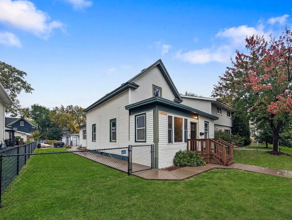 1532 Monroe Street Ne, Minneapolis