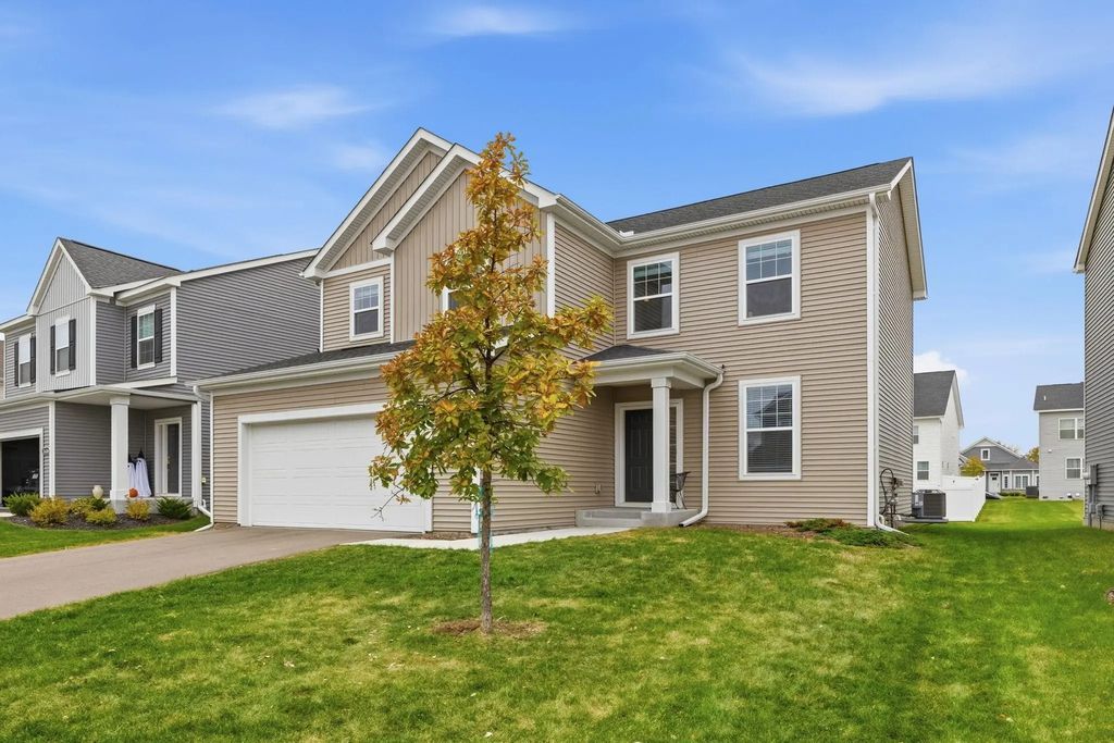 24400 Edgewater Lane, Rogers