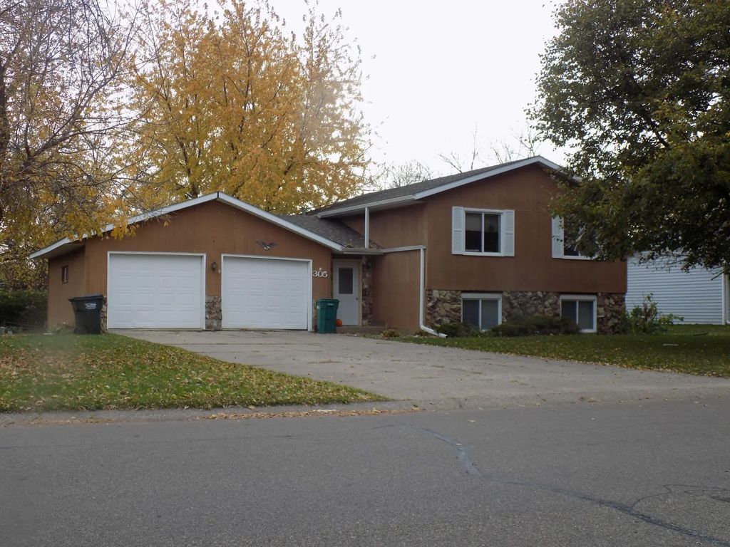305 23rd Street Se, Willmar