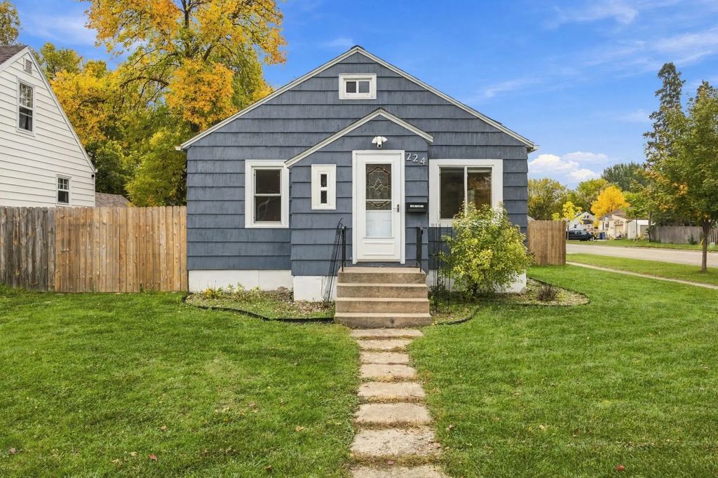 224 14th Street S, Moorhead
