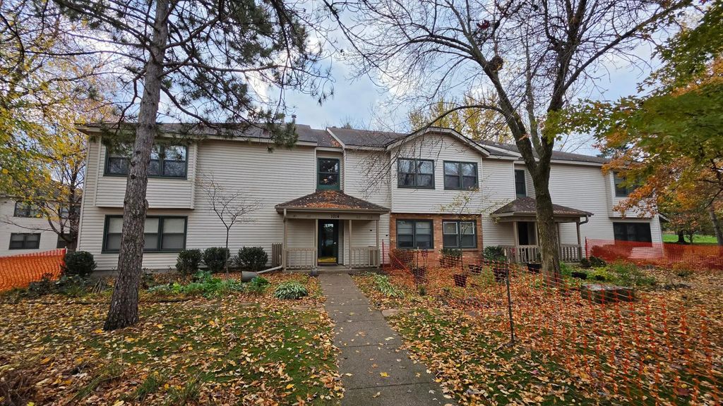 1014 Kensington Trail 202, Eagan