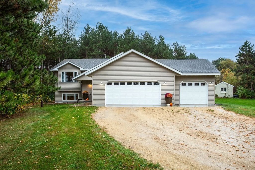 1225 County Road E, New Richmond