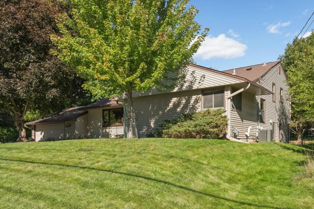 2608 W 102nd Street, Bloomington