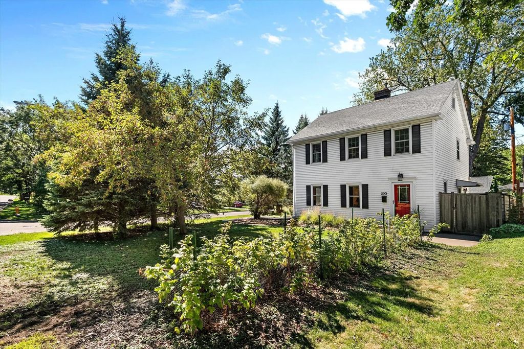 2301 Xerxes Avenue N, Golden Valley
