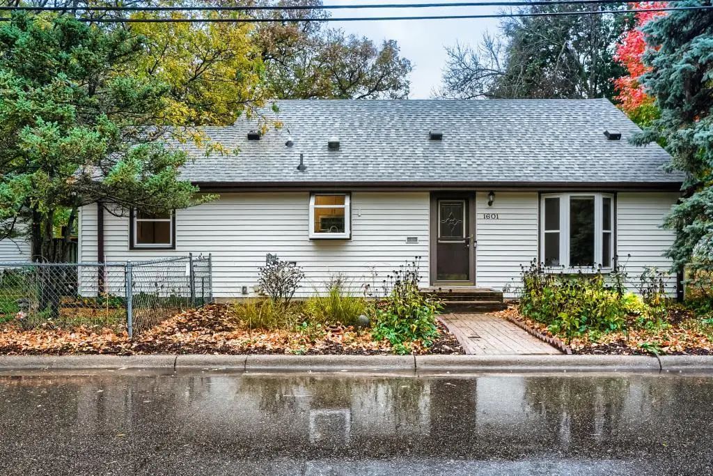 1601 Blackstone Avenue, Saint Louis Park