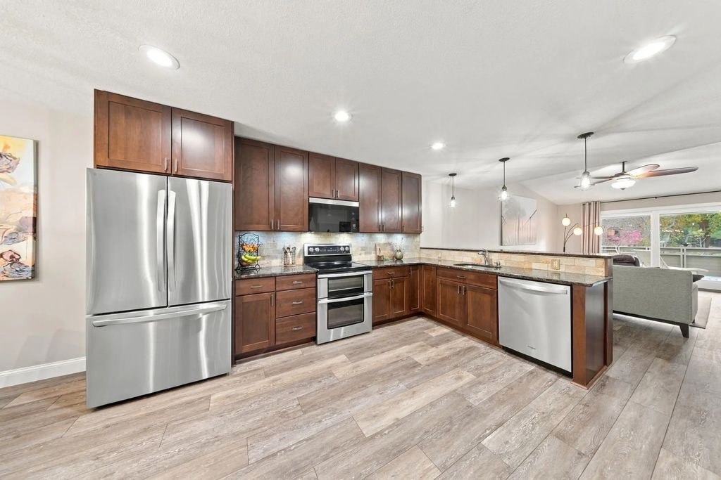 57 Birnamwood Drive, Burnsville