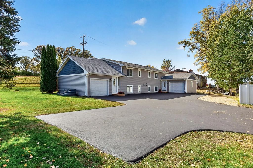3389 Donald Avenue, Eagan