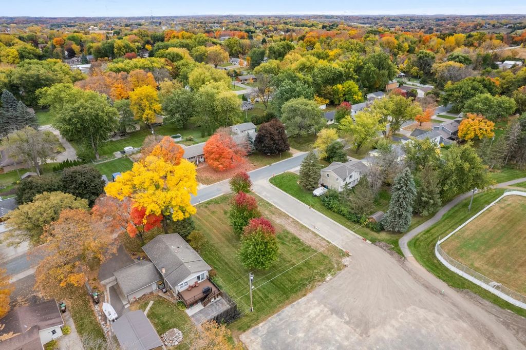 1507 Rainbow Avenue, Maple Plain