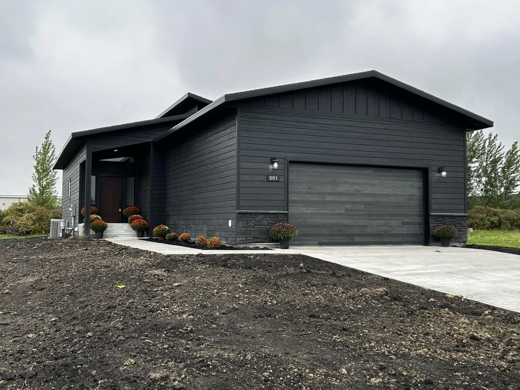 801 1st Avenue Nw, Hillsboro