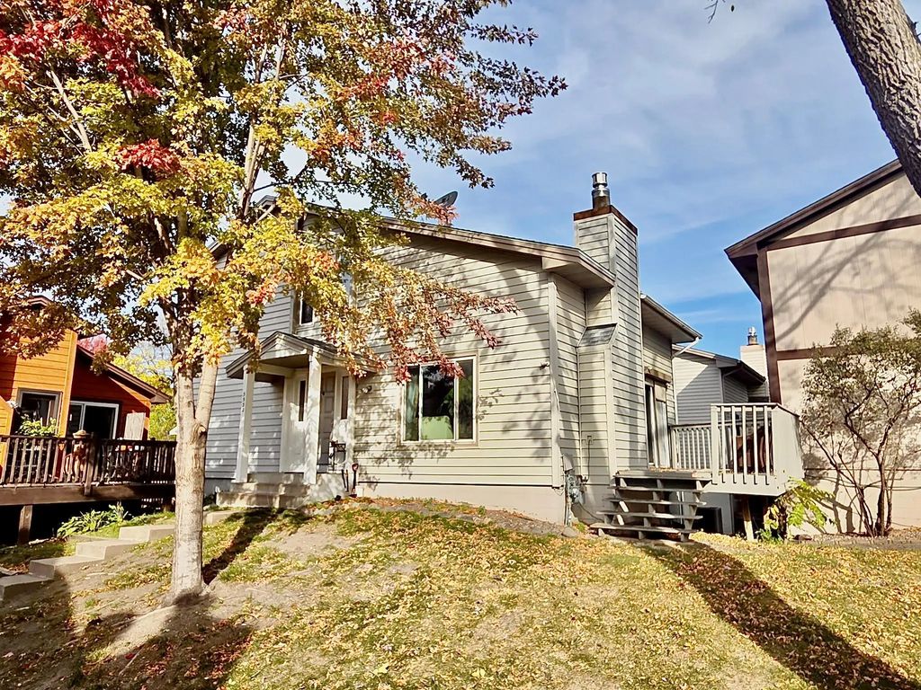 3532 Pilgrim Lane N, Plymouth