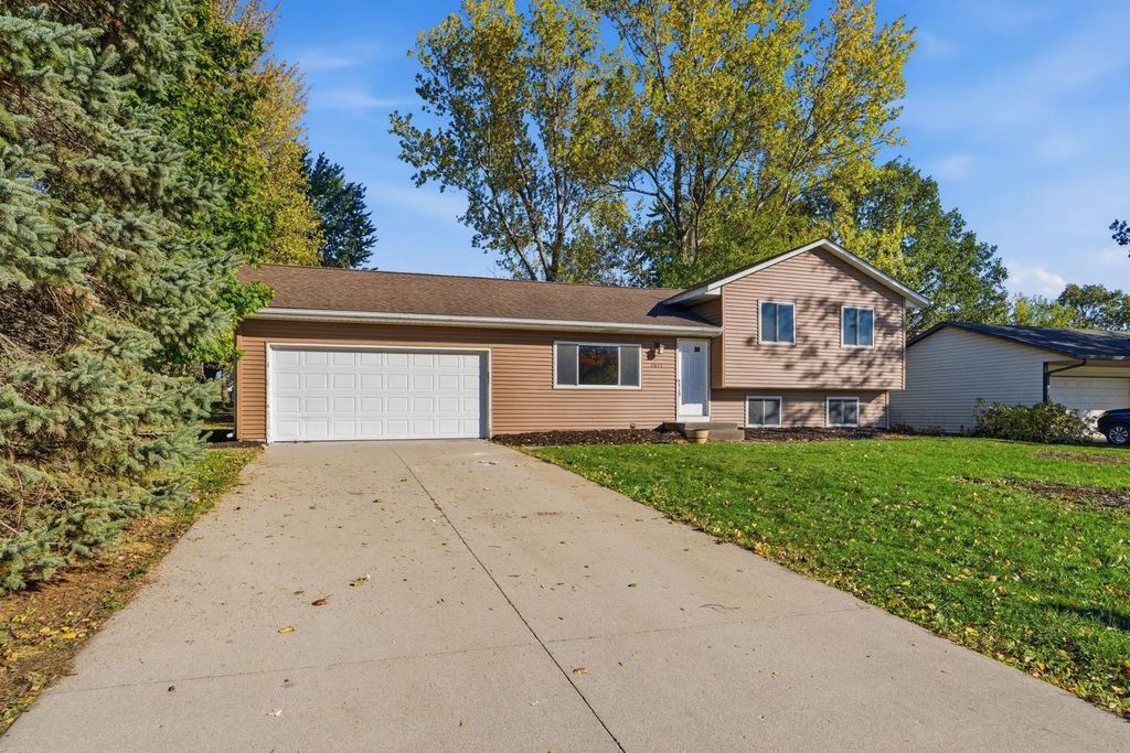 2613 Wimbledon Drive, Woodbury