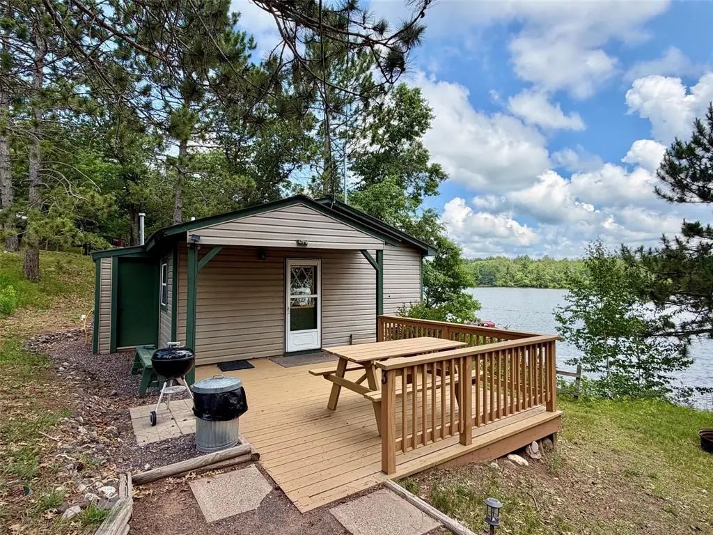 6833 View Point Lodge Road 14 (cabin 3), Gordon