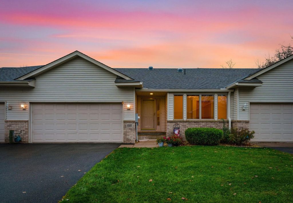 1535 Comstock Lane N, Plymouth