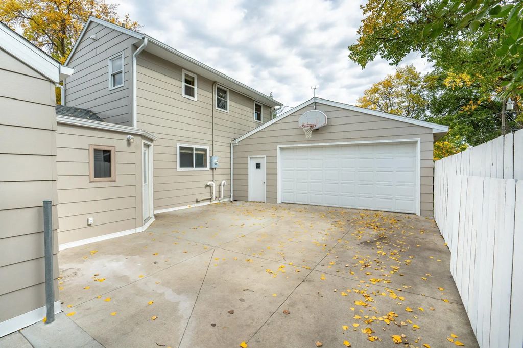 1342 16th Street S, Fargo