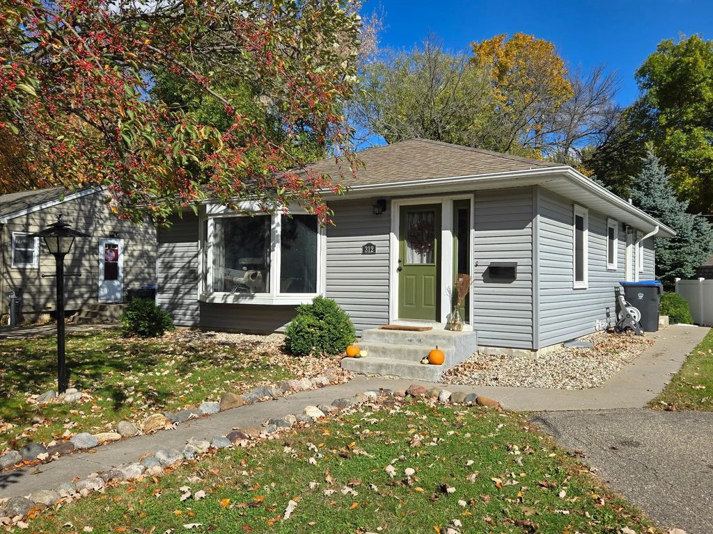 312 Haynes Street, Mankato