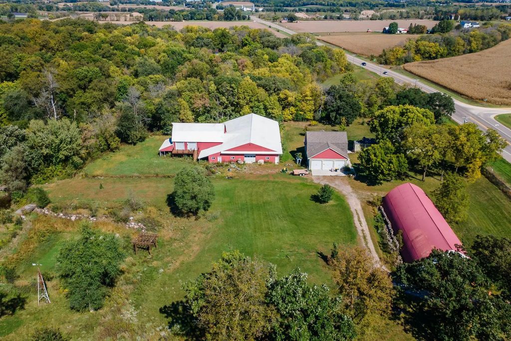 24005 Dodd Boulevard, Lakeville