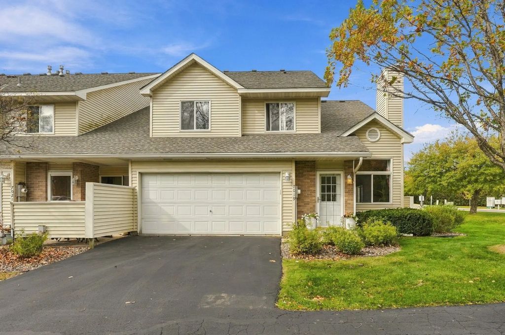 7019 49th Street N, Oakdale