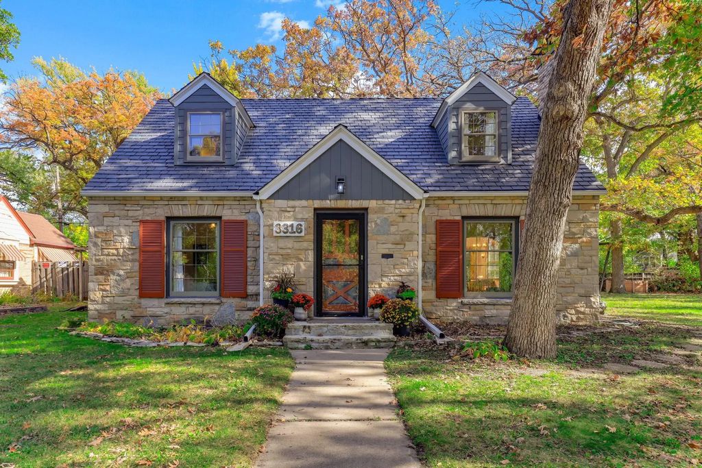 3316 Chowen Avenue N, Robbinsdale