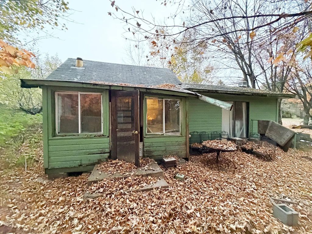 1345 Cty Hwy H, Amery