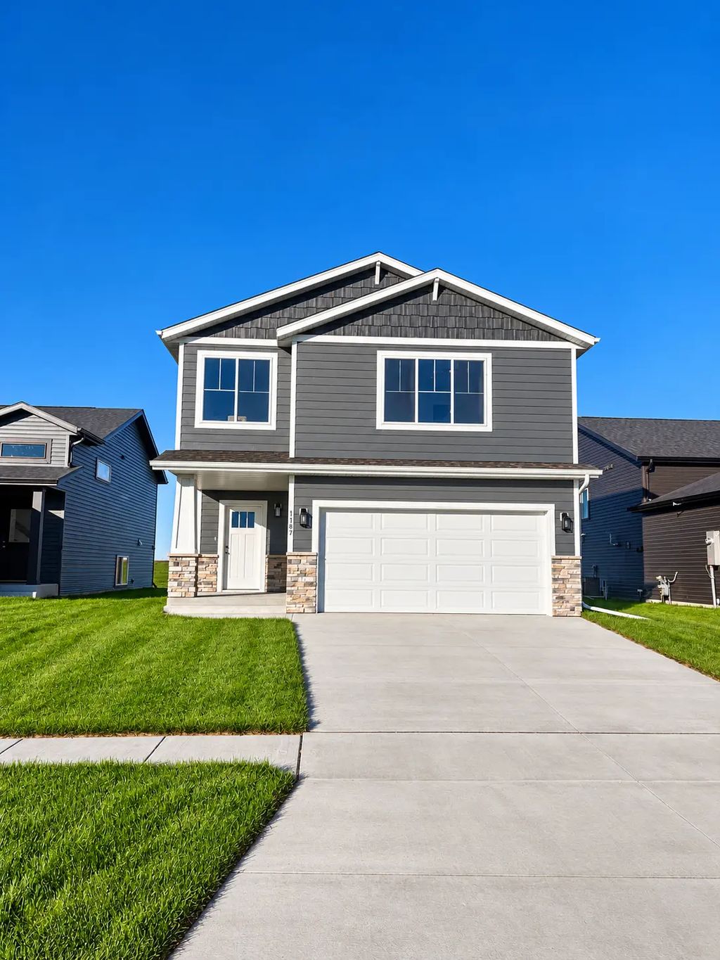 1187 Rachel Drive W, West Fargo