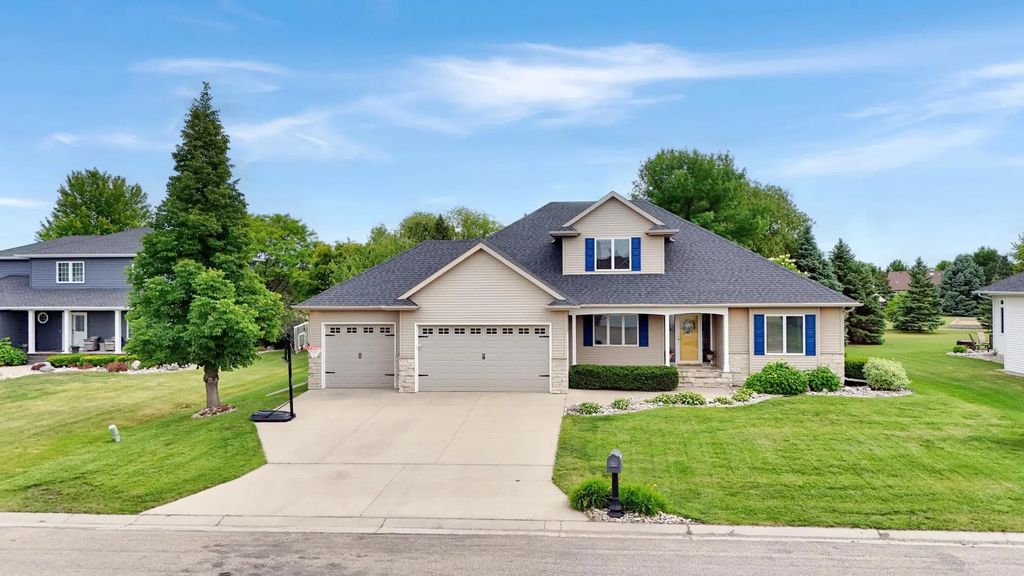 309 43rd Avenue S, Moorhead