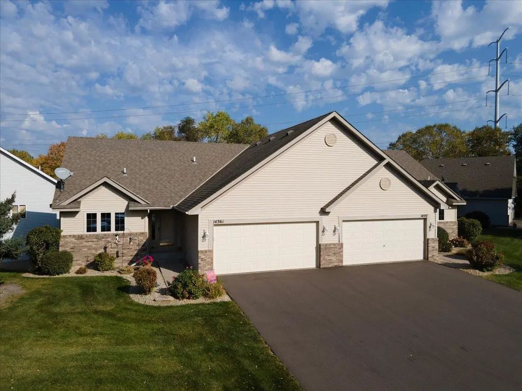 14361 Hummingbird Street Nw, Andover