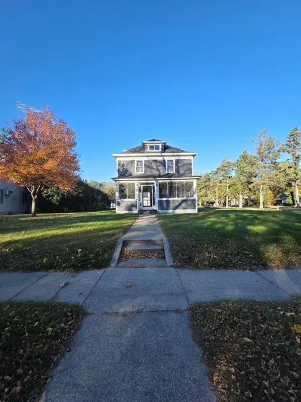 604 S Swift Avenue, Litchfield