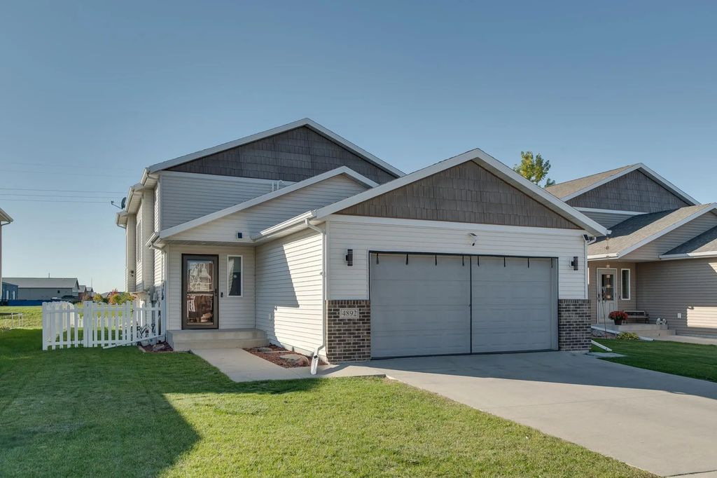 4892 51st Avenue S, Fargo