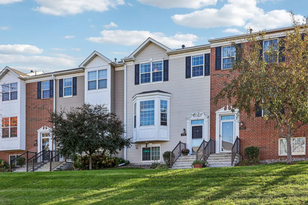 1704 Riverside Drive, Shakopee