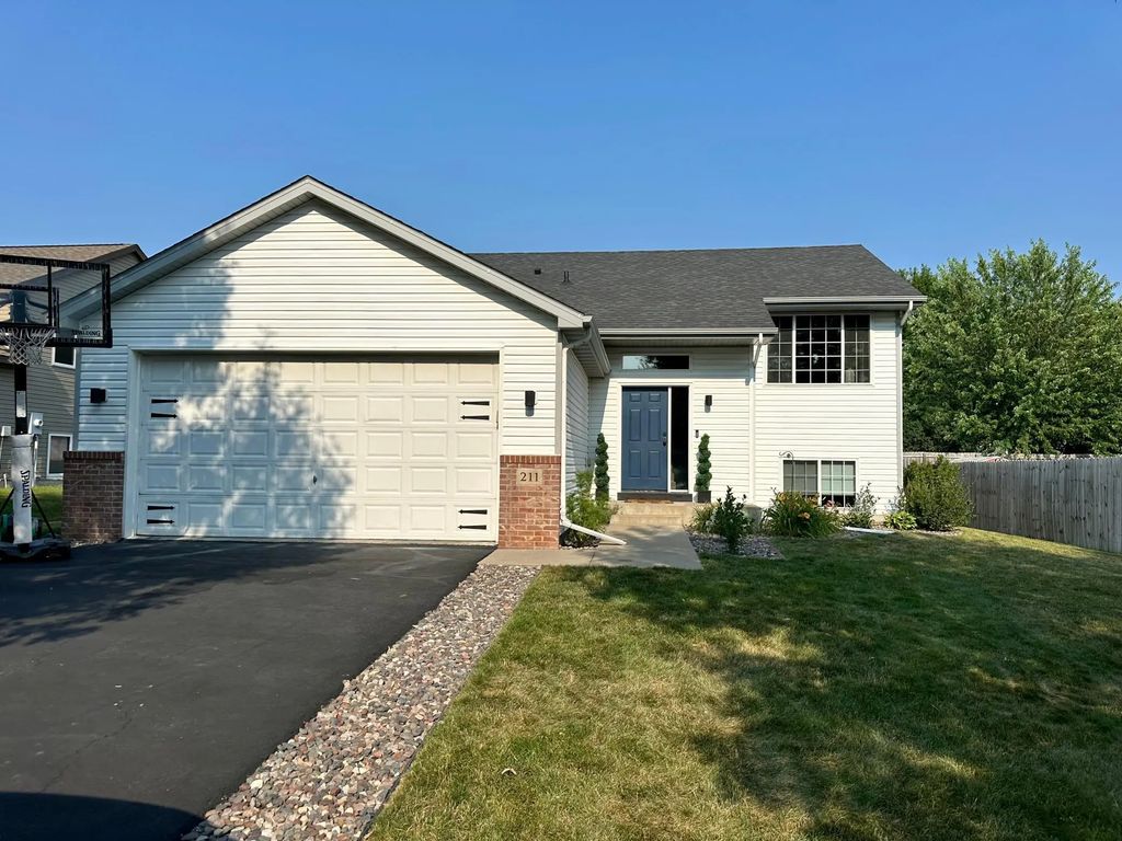 211 Florence Avenue S, Annandale