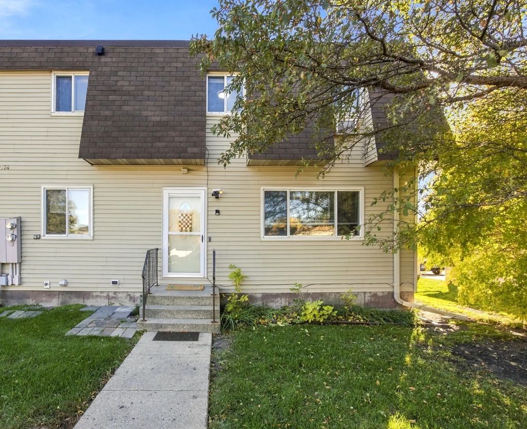 974 5th Avenue W C, West Fargo