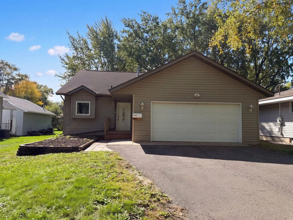 905 4th Avenue N, Sauk Rapids