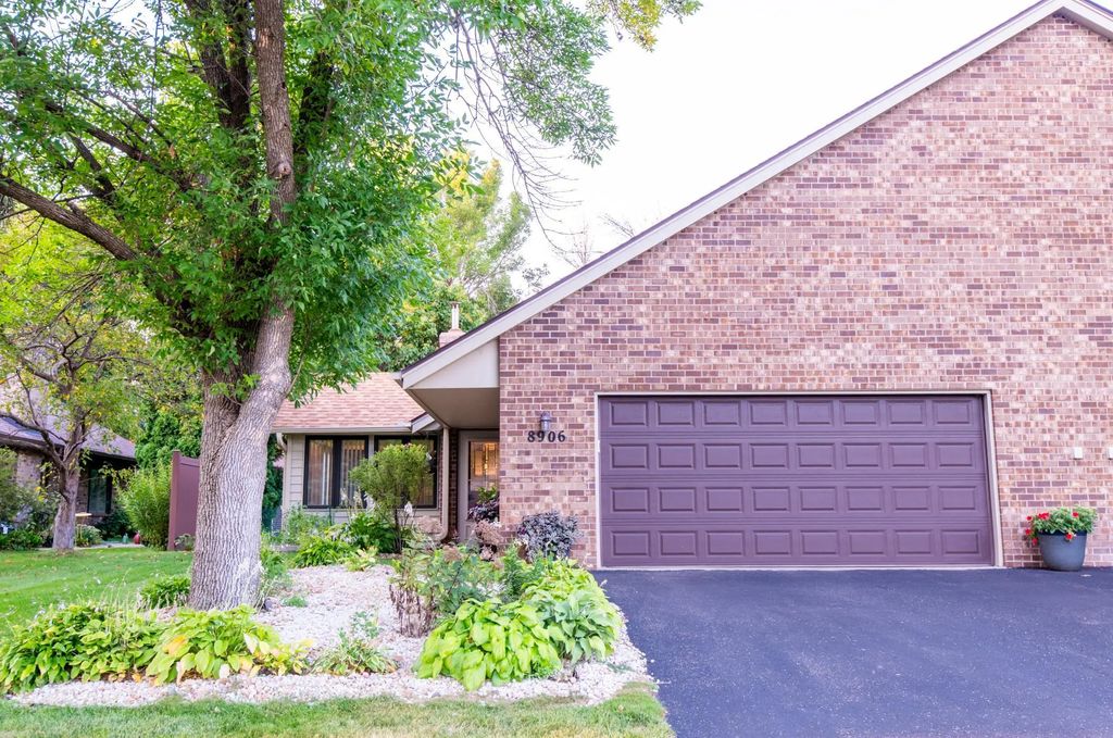 8906 Montegue Terrace, Brooklyn Park
