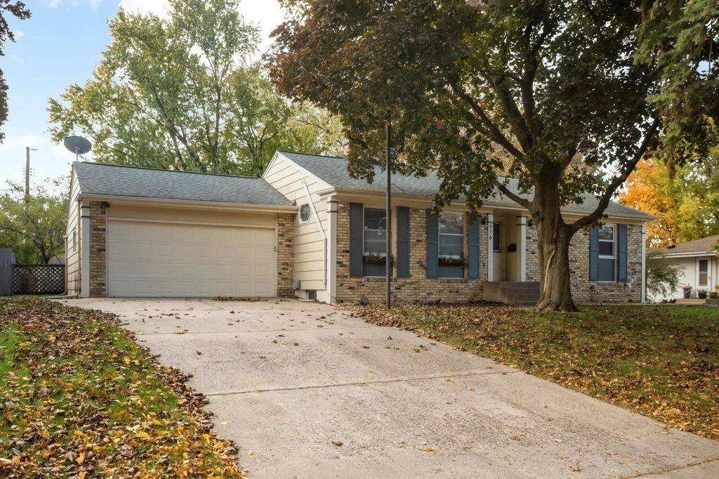 616 Rice Creek Terrace Ne, Fridley