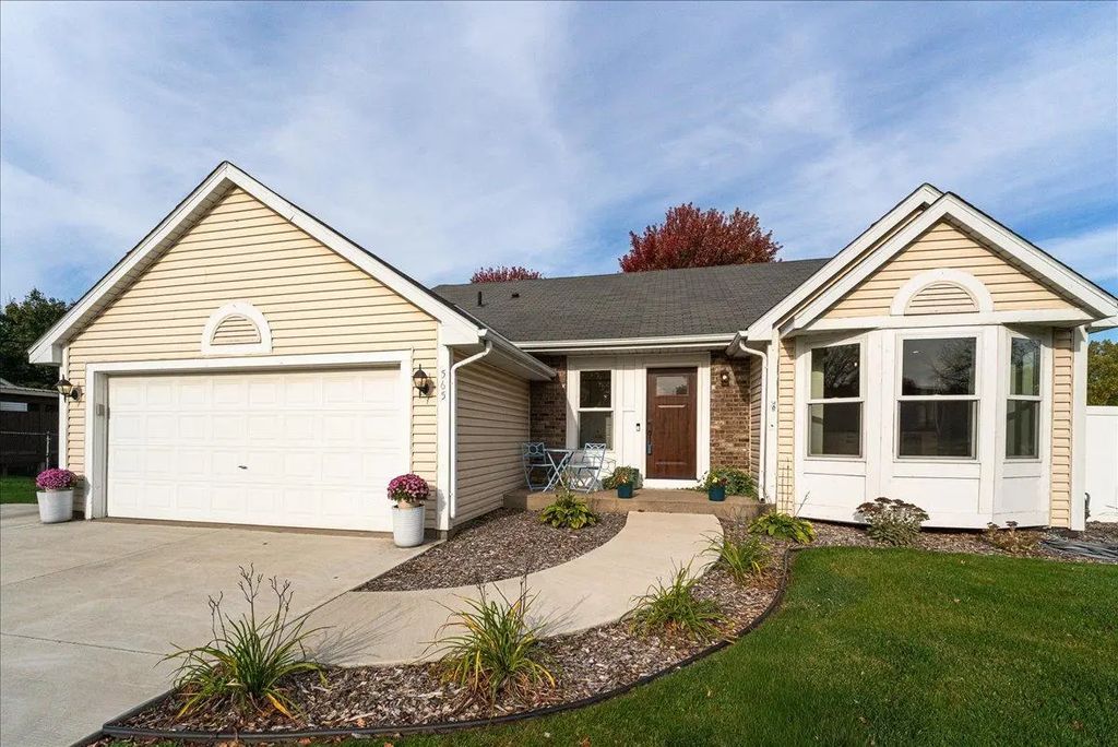 565 Coventry Parkway, Eagan
