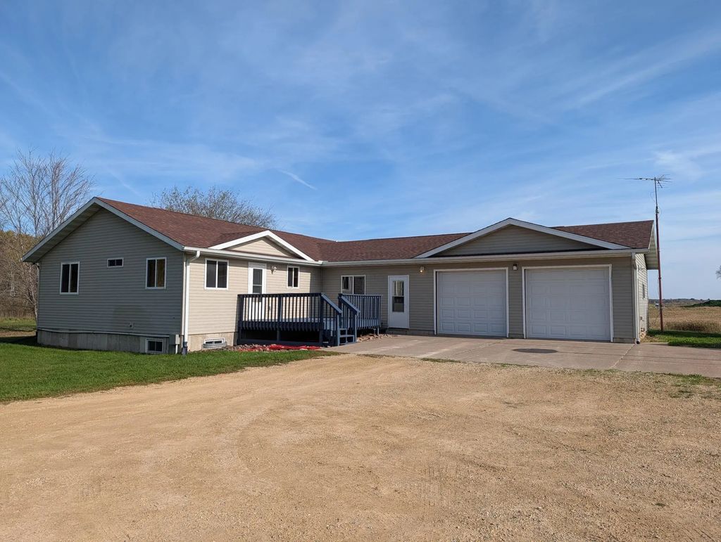 E9766 740th Avenue, Elk Mound