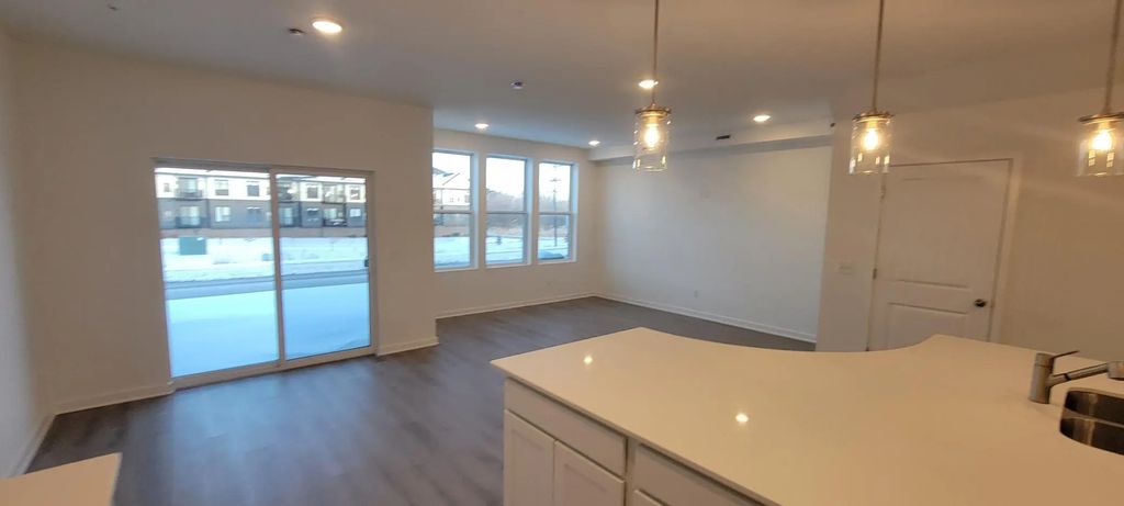 4789 Airlake Drive, Woodbury