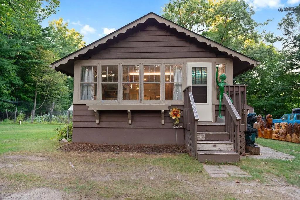 1406 Balsam Lane, Lake Shore