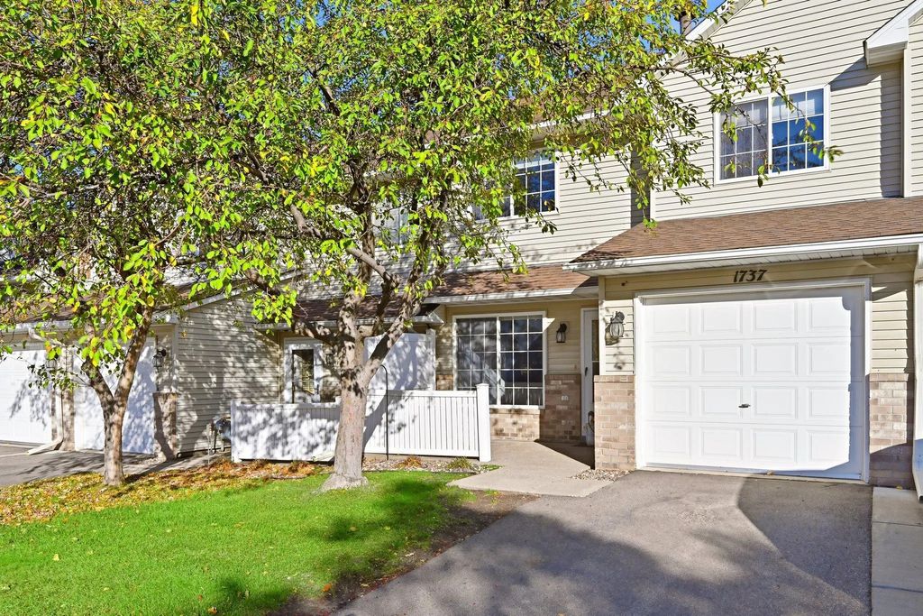 1737 Riverwood Drive 72, Burnsville