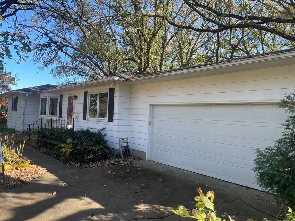 1207 Birch Hill Drive, Albert Lea