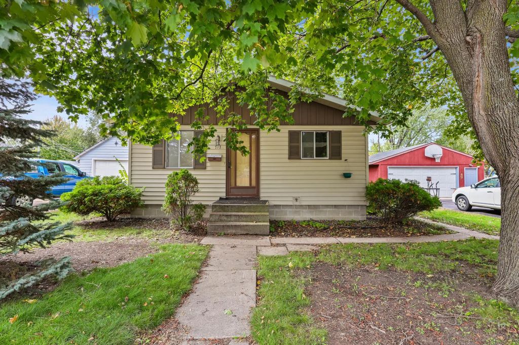 717 25th Avenue N, Saint Cloud