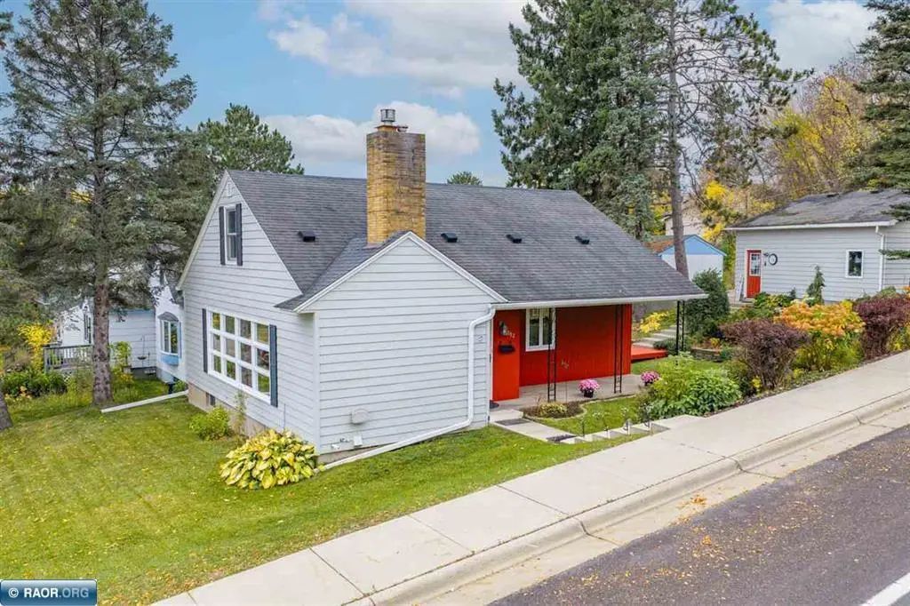 1002 Jones Street, Eveleth