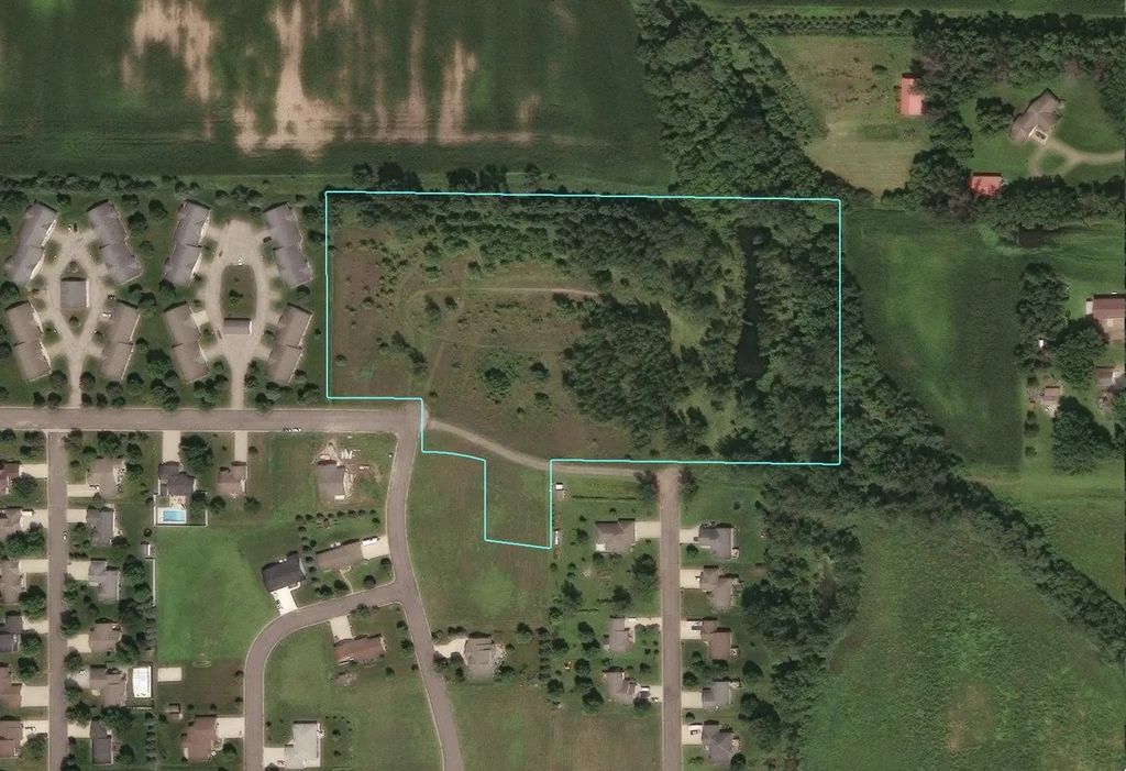 Nhn 10th Street E, Litchfield