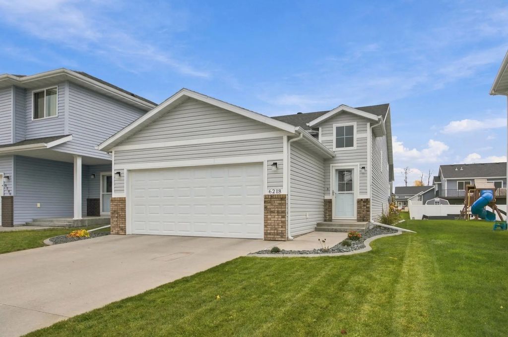 6218 61st Avenue S, Fargo