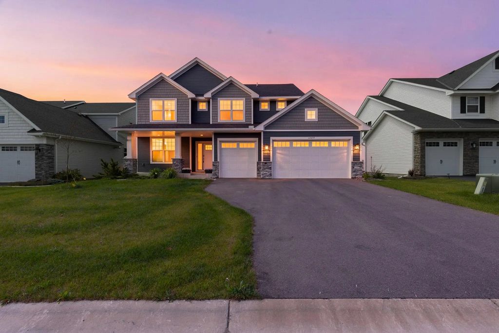 12677 Ardmore Avenue, Rosemount