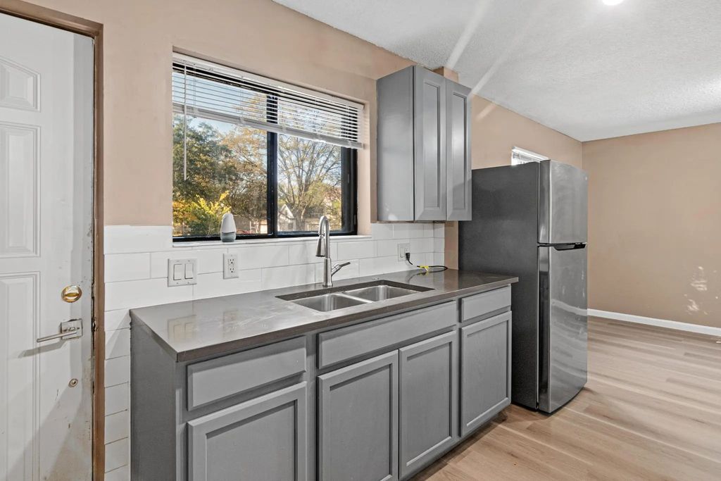 87 Cook Avenue W, Saint Paul