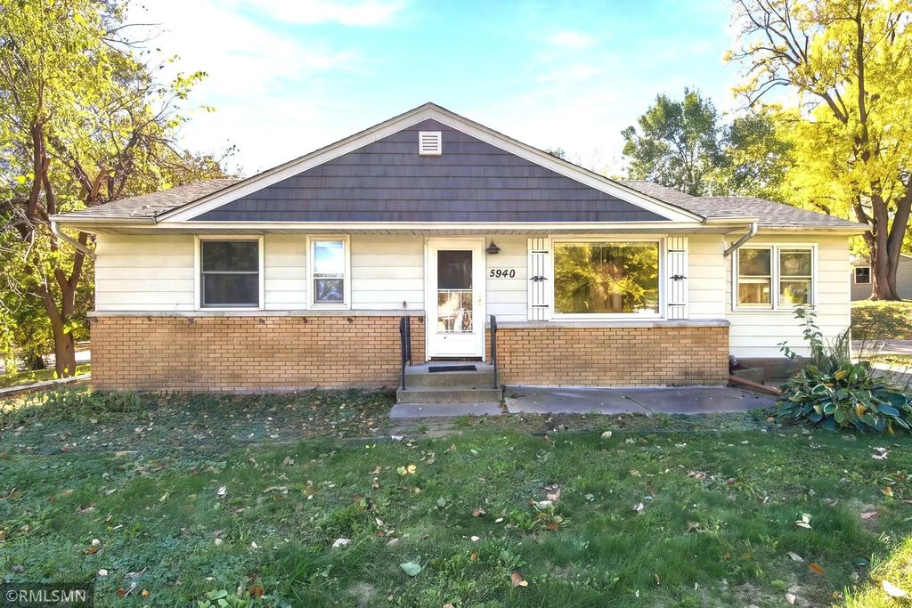 5940 Rhode Island Avenue N, Crystal